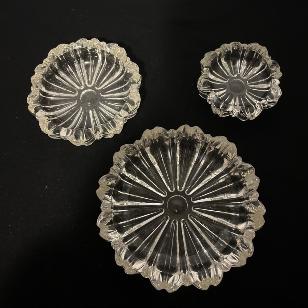 ASHTRAYS MID CENTURY MODERN VINTAGE SET OF 3 GLASS NESTING